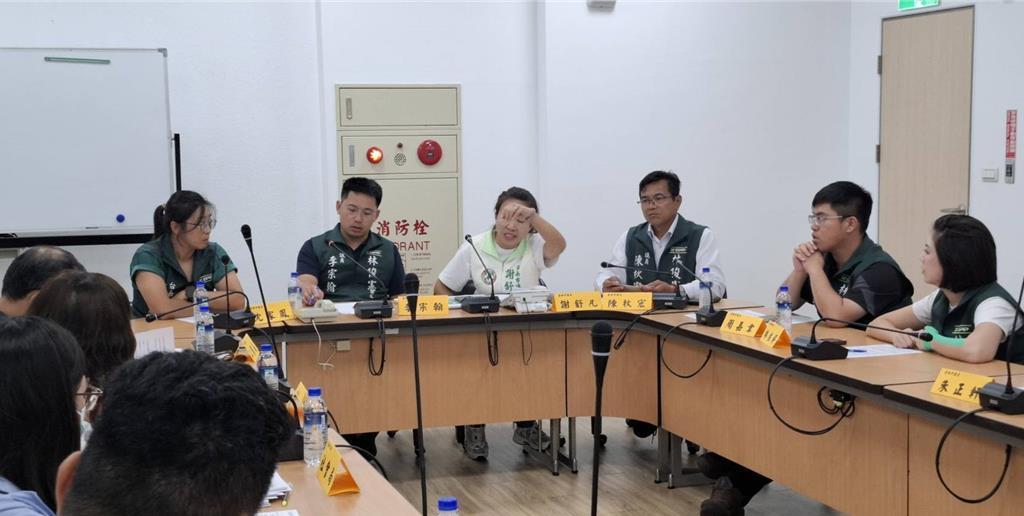 台南市长黄伟哲被骂死了！台南市历经丹娜丝风灾第12天，民进党7名台南市议员18