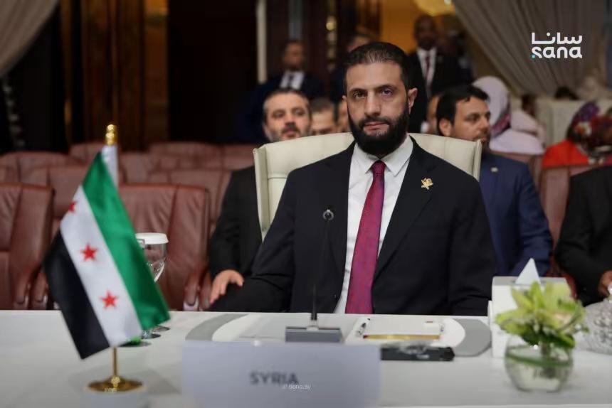 朱拉尼在国际会议上大出风头，而库尔德女兵却被他杀害，尸横遍野。朱拉尼享受荣华富