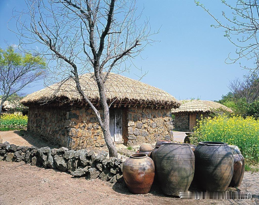 我国幸福感最强的几种职业：1、科级及以上干部。2、中小学校长、副校长。3、