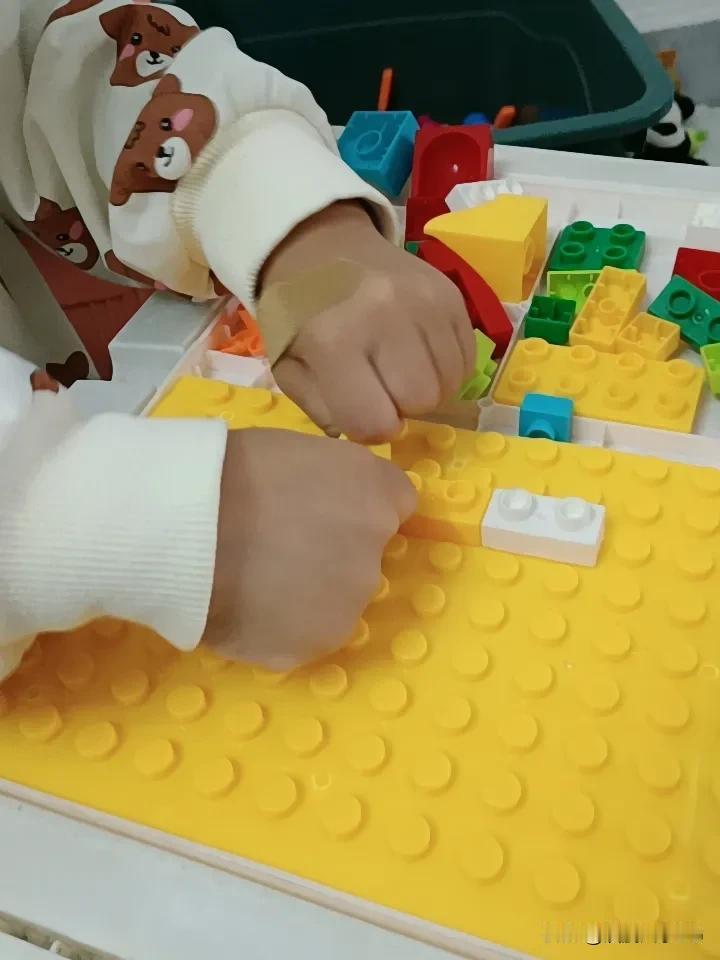 发一个你相册里最可爱的娃