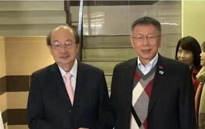 柯文哲为何不恨民进党，其实很简单。岛内馆长爆料，自己2月4日跟柯文哲吃了一顿饭，