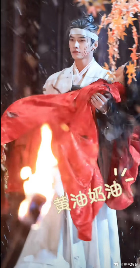 这抱的，怎么这么奇怪