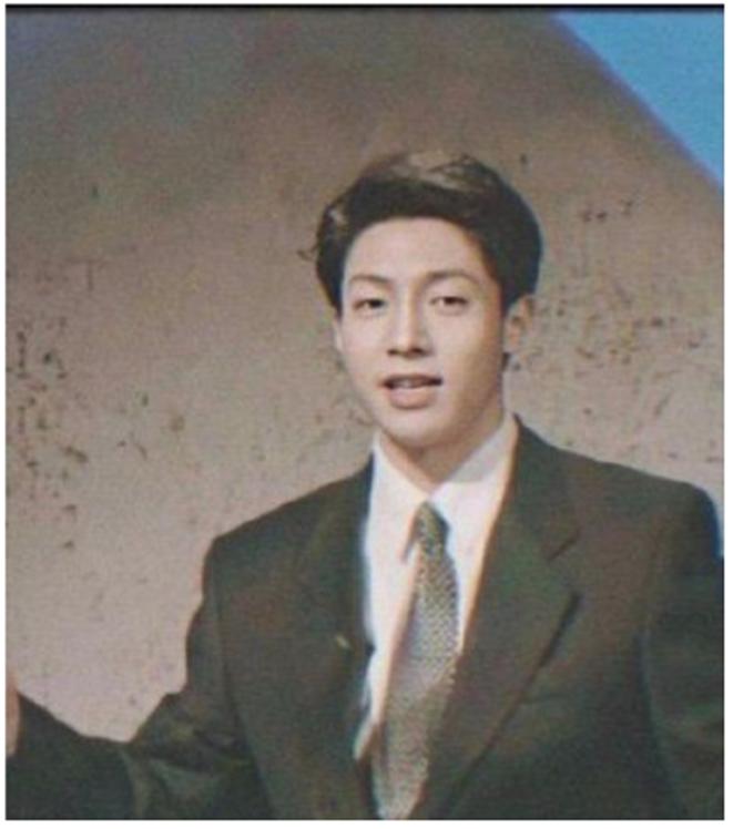 1998年，撒贝宁去央视面试，领导肖晓琳一看到他，转头就走入办公室锁上门，问同事