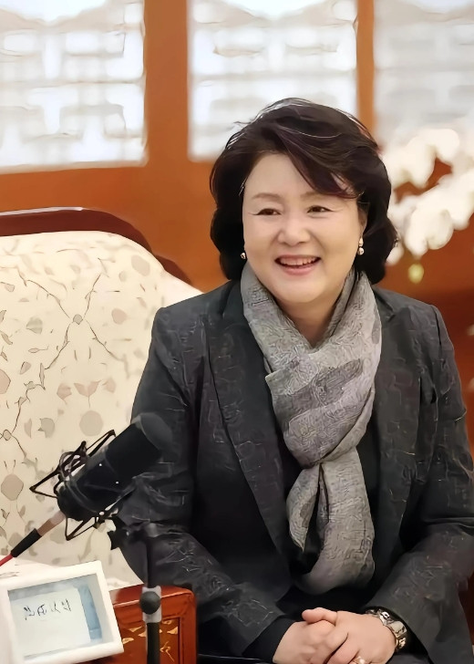 <em>金正淑</em>，文在寅的爱妻、贤内助、终生伴侣、命中贵人！出身大家闺秀，却钟情寒门出身的