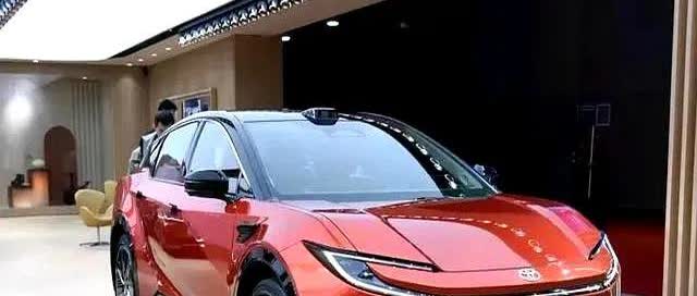 听我一句劝，2025年买车不纠结1、40万左右买奔驰GLC2、30万左右