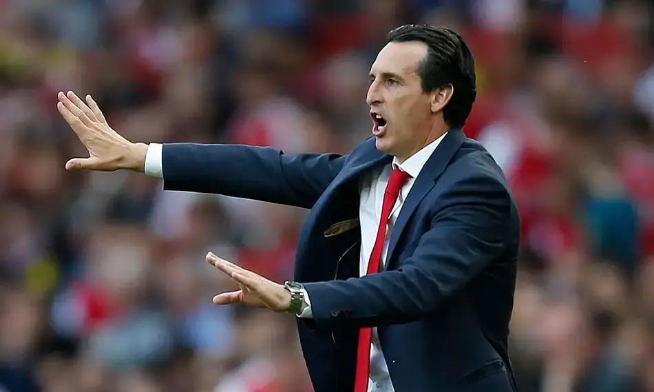 别骂英超赛程乱。那是你还没撕开它。阿森纳四轮踢两次维拉？这背后压着三座大山