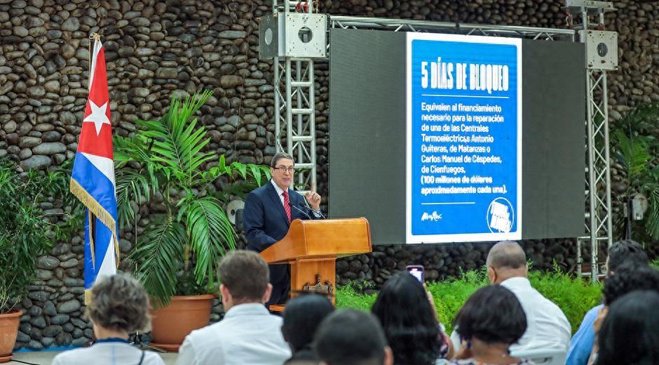 一位美籍华人终于说了实话，他表示“之所以很多小国。宁愿得罪中国，也不愿意得罪美国