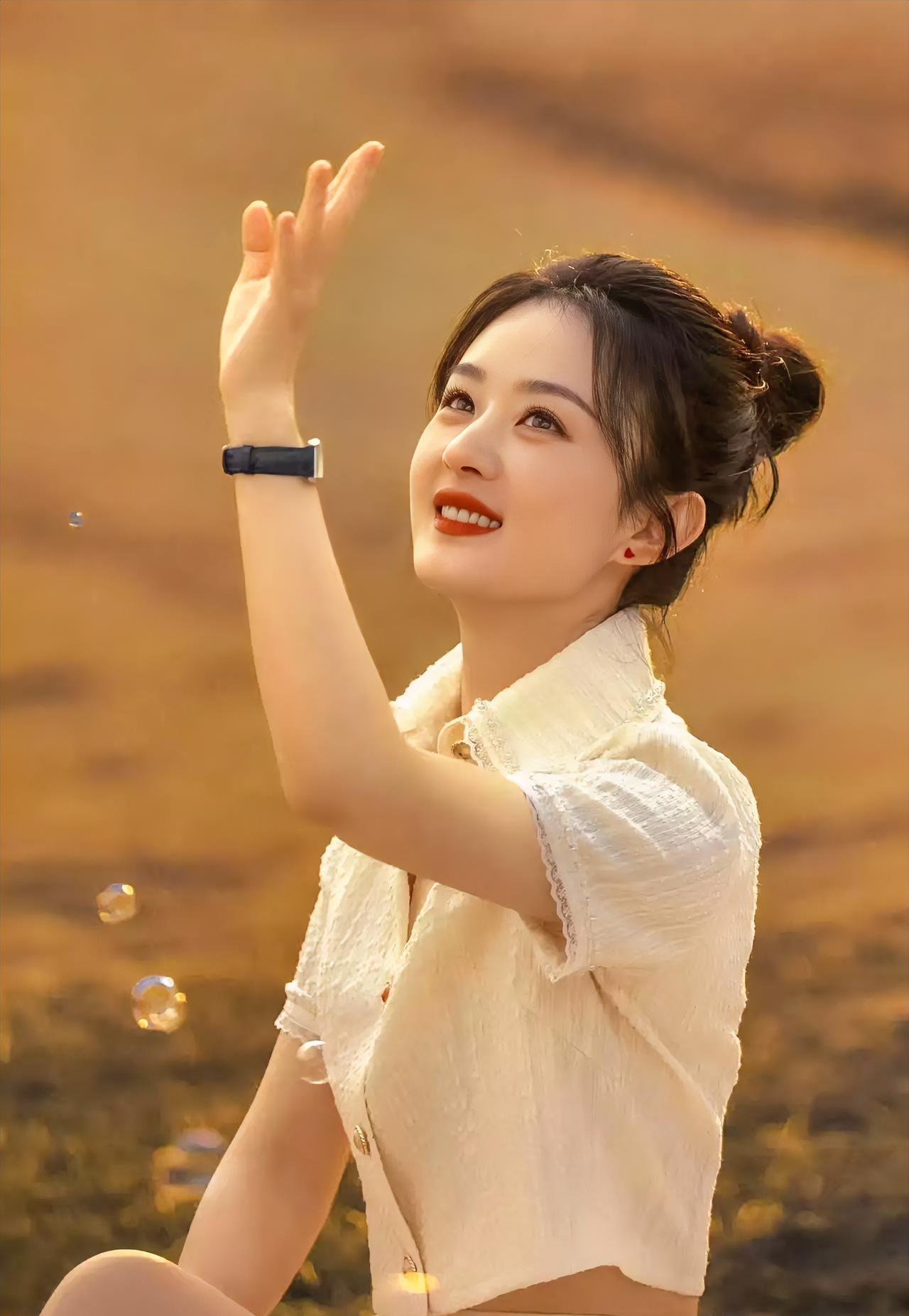 赵丽颖丸子头[比心]