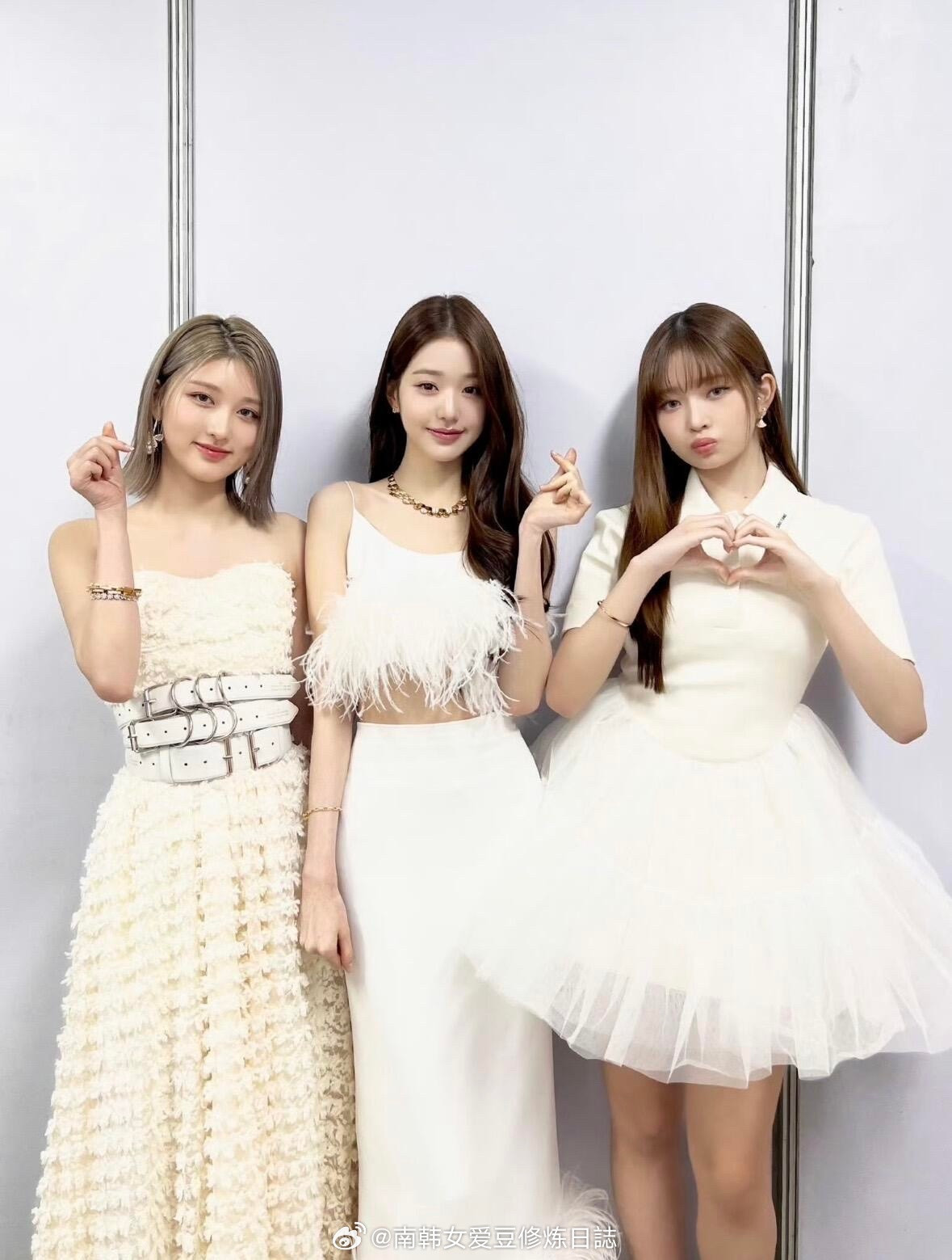 漂亮的孩子就是要站中间🌹