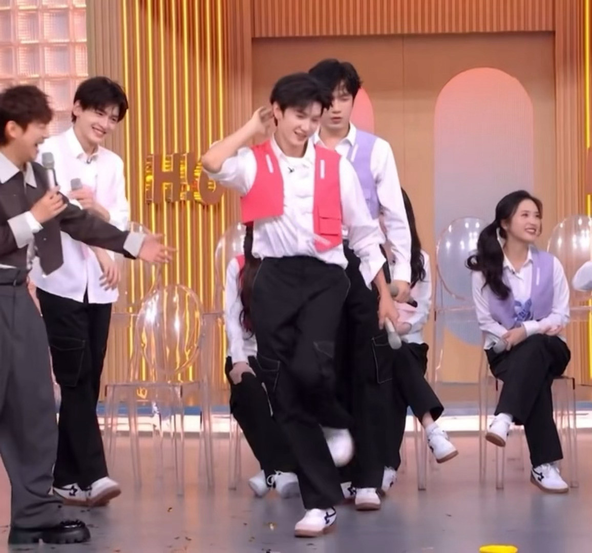 你好星期六陈哲远你想跳舞就直说