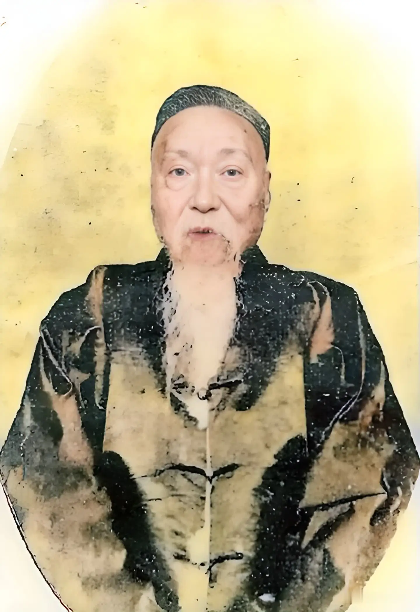 这位看似面慈心善的白胡子老人却是晚清最为狂狷的文人。他既看不起力挽大厦将倾的曾国