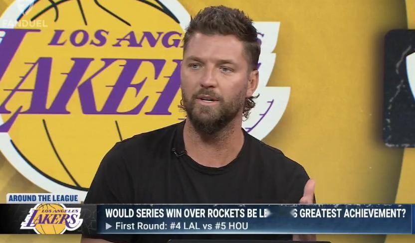 👀前火箭球员帕森斯表示，他希望看到湖人淘汰火箭，詹姆斯进入第二轮。“湖人是一支