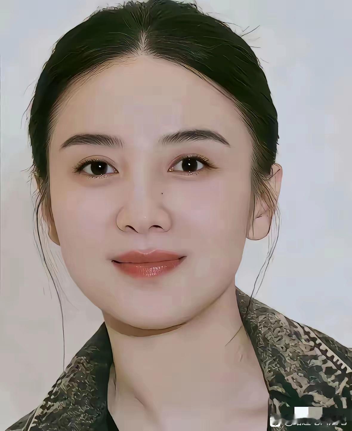 我表妹亲眼见过宋佳，她说了个大实话她说宋佳根本不是电视上那样，其实她不化妆更好