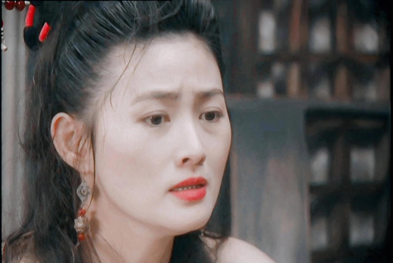 98年的潘金莲，追杀了王思懿半生。那不是一夜成名，是一场漫长的“社会性死亡”。