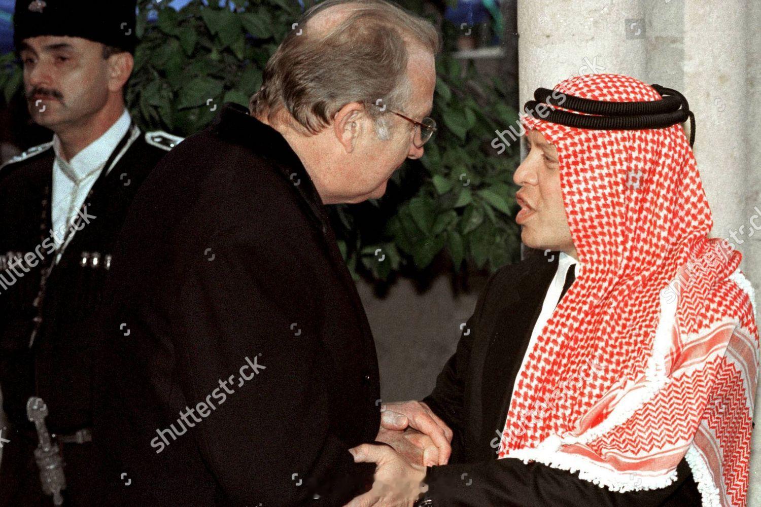 英国王室2️⃣7️⃣年前的今天1999年2月8日，威尔士亲王查尔斯王储代表伊