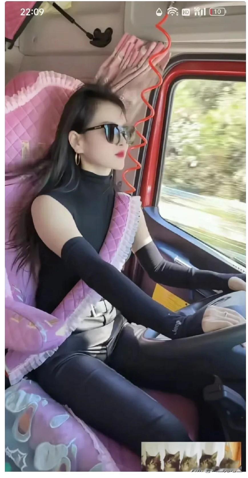 36岁的“卡车西施"王迪遇难，再也看不到明天太阳了，这么漂亮，能干，干了大老爷们