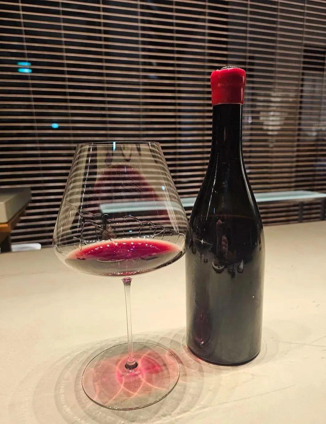 放了10年的红酒还能喝吗？葡萄酒的保质期是多久？看完涨知识了！市面上瓶装红酒