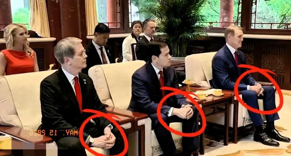 以前看新闻，总觉得美国代表团出访那叫一个横，二郎腿翘得老高，仿佛全世界都得看他脸