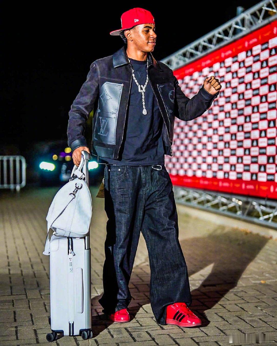 【官方】西班牙足协宣布，亚马尔在未通知国家队医疗团队的情况下，接受了侵入性射频治