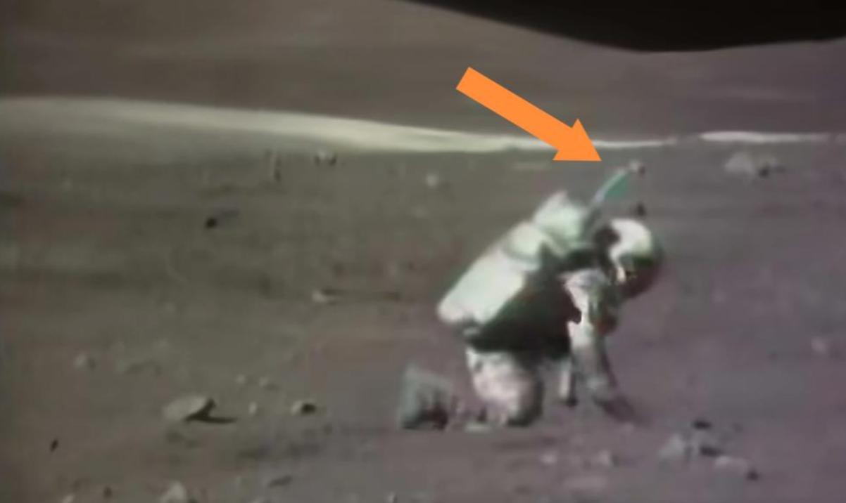 美国登月的视频，又被网友放出来了，依然是疑点重重。图一，有网友说，那是威亚钢