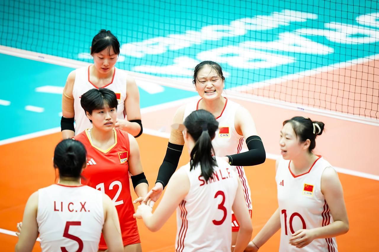 2025年U21女排世锦赛1/8决赛中国队vs泰国队第二局：25-18大比分