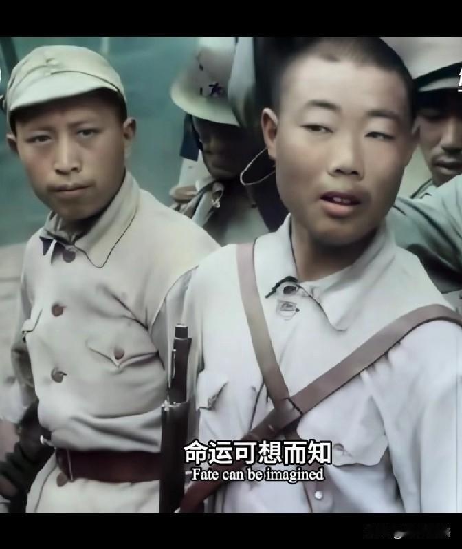 这两名小战士，是在日本鬼子进攻沙市时，被日本鬼子抓住的，这些画面都是日本战地记者