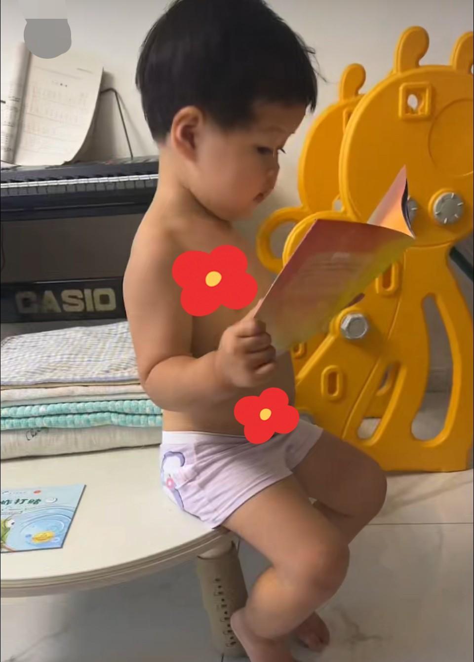 儿媳生完孩子，她自己在家照顾孩子。当时我每月给她1500元。平常呢，有时间的