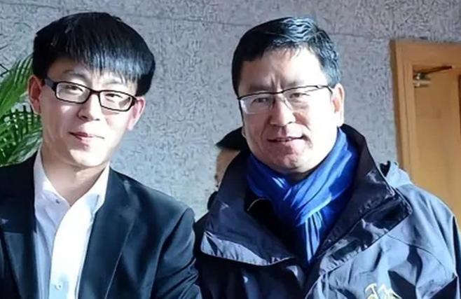 白岩松的儿子白清扬是一名学霸,高考那年顺利考入世界排名前10的伦敦国王学院,但他