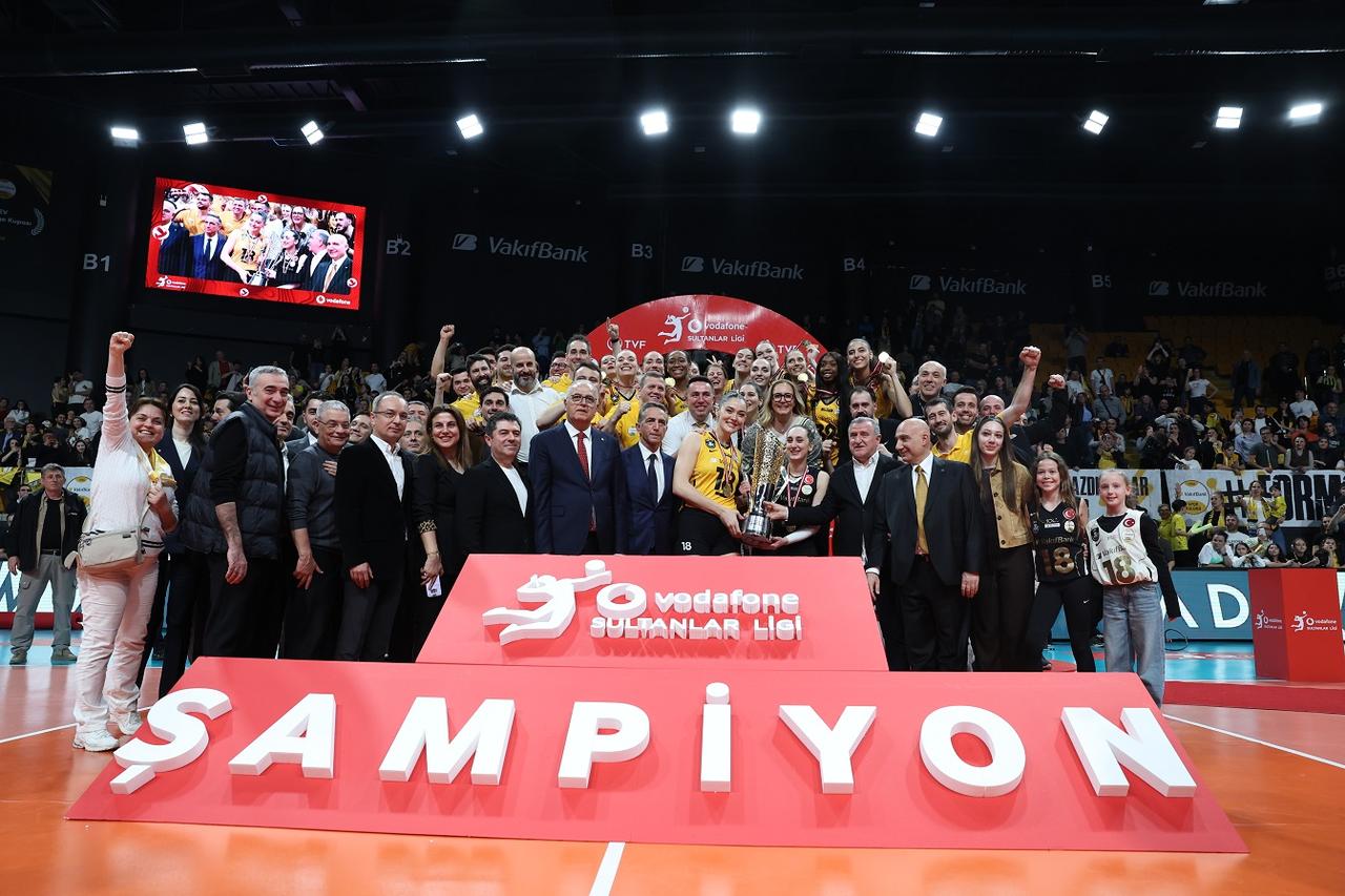 瓦基弗银行第十五次夺得土超冠军2025-2026土耳其女排超级联赛总决赛第五