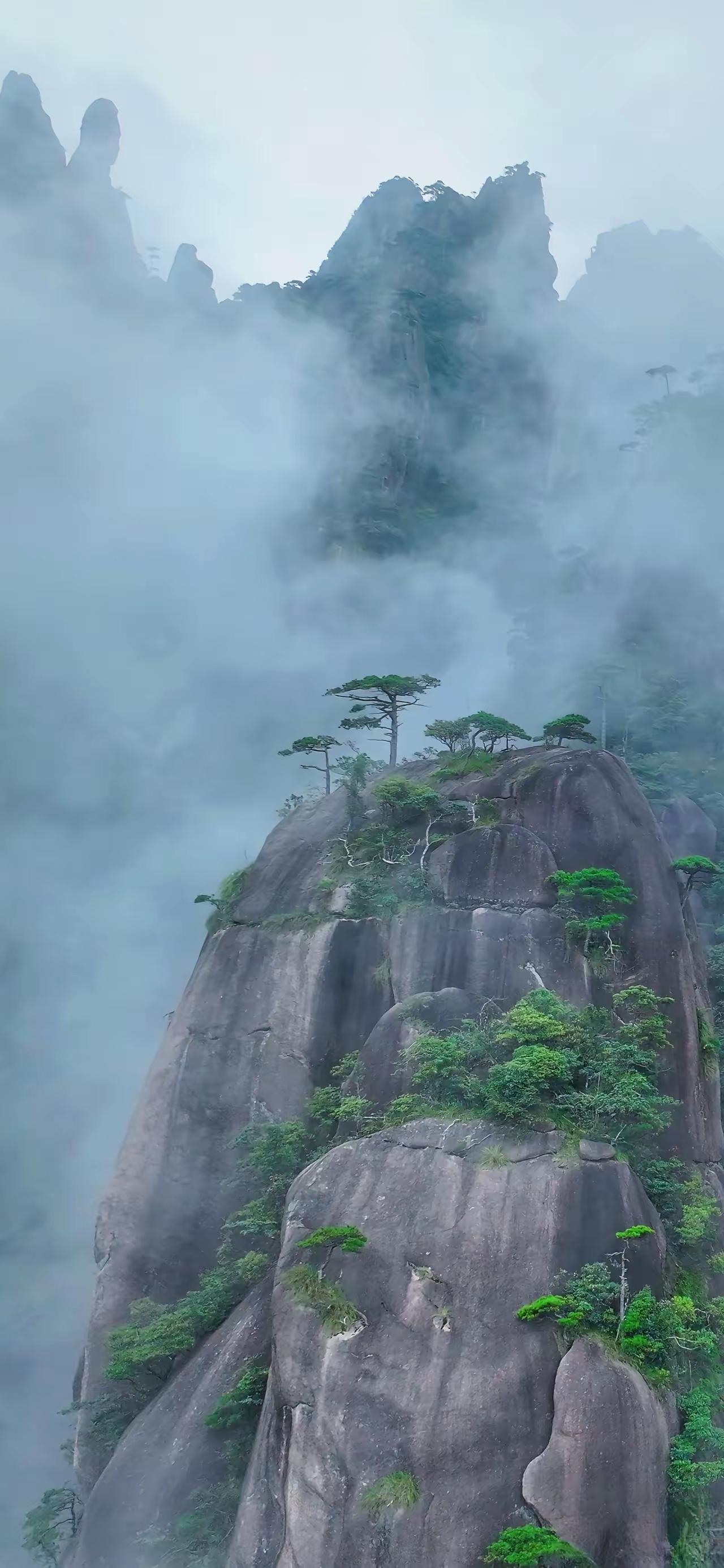 一样是江西的5A名山，庐山门票160，三清山只要120，差的这40块最近被一个湖