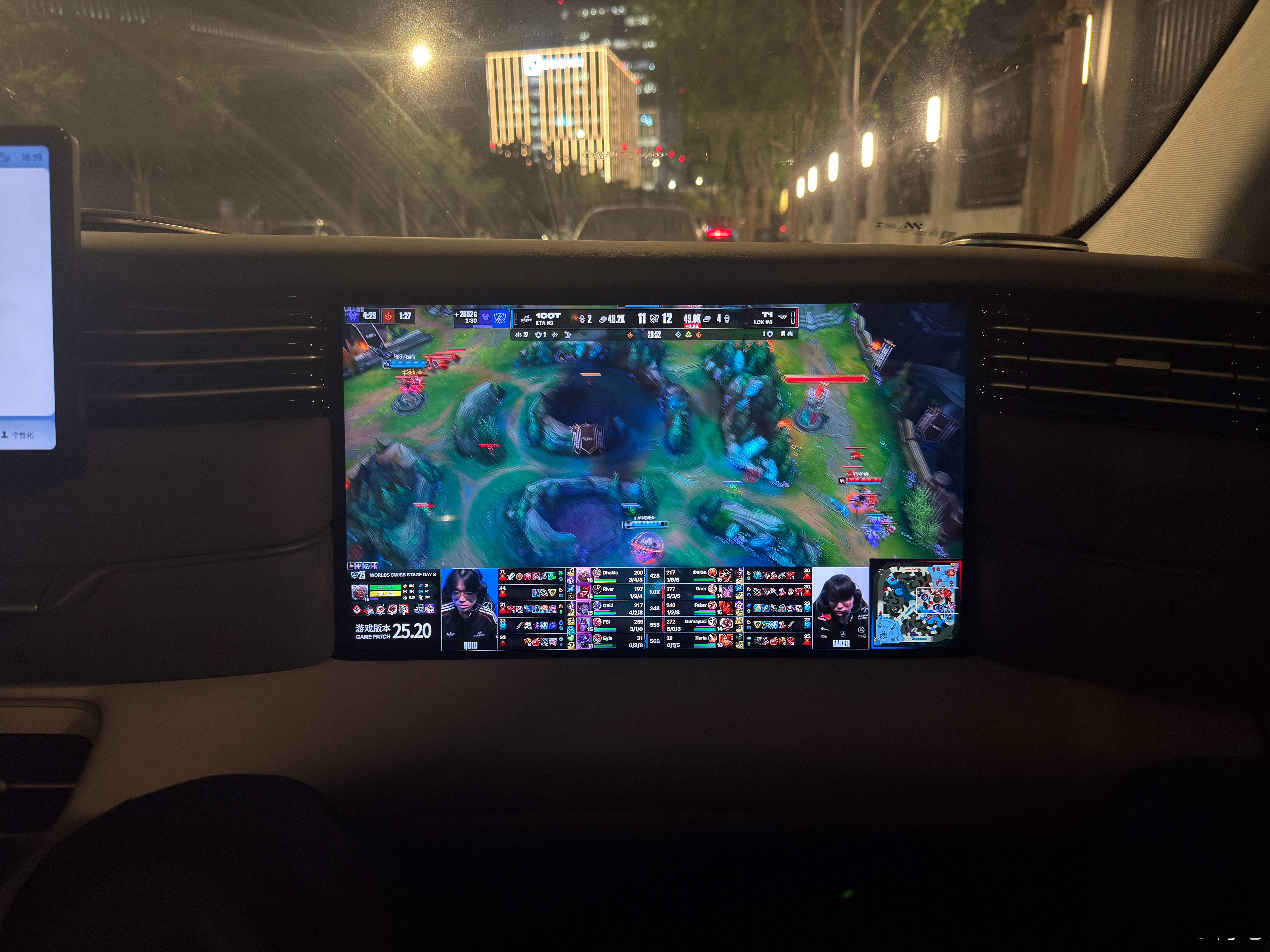 坐在全新智己LS6的副驾上，享受着2K极清（高帧率）的画质。我知道你们都想看10