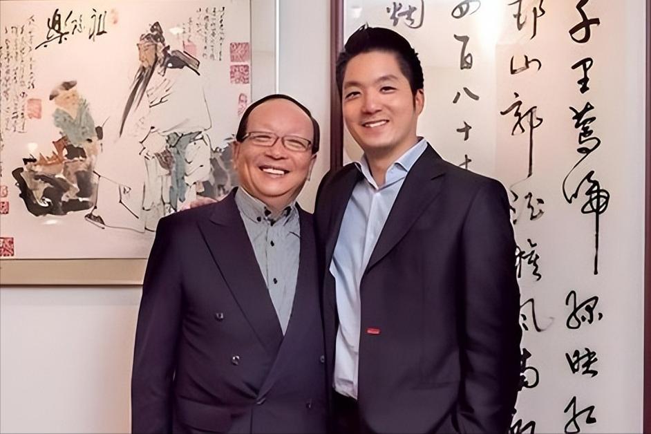 有件事儿挺有意思，蒋万安姓“蒋”，自称爷爷是蒋经国，太爷爷是蒋介石，按辈分是“蒋