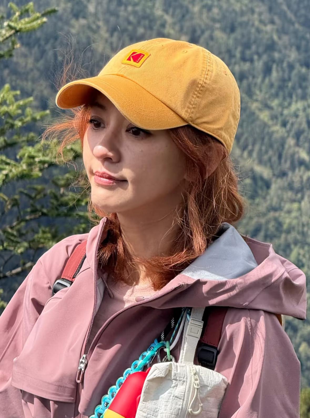 博主波多罗徒步偶遇陈意涵：爱运动是真的，漂亮到冻龄也是真的，甚至他拍要比本人拍照