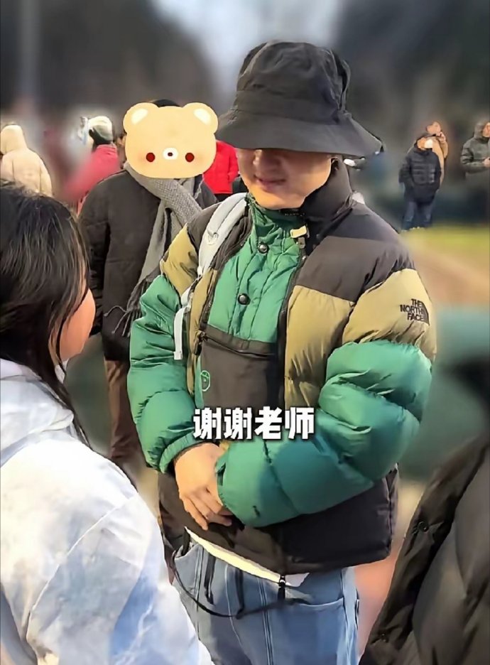 包贝尔分享接女儿放学视频，没有想到的是，包饺子没有像其他星二代一样就读那些国际学