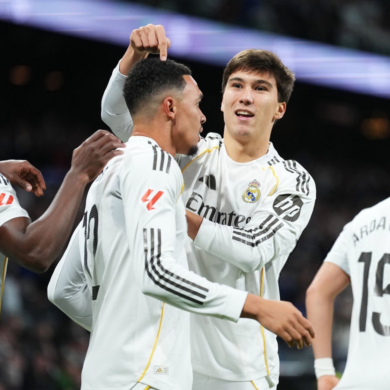 阿斯：特伦特在家人、队友和俱乐部的帮助下克服了困境，皇马从未对他失去信心。皇马的