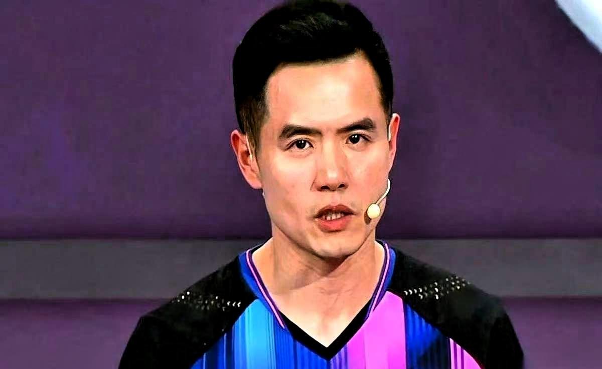 把一个05后，没打过大赛的小将，直接去打张本智和。我三十年老球迷当时盯着屏幕