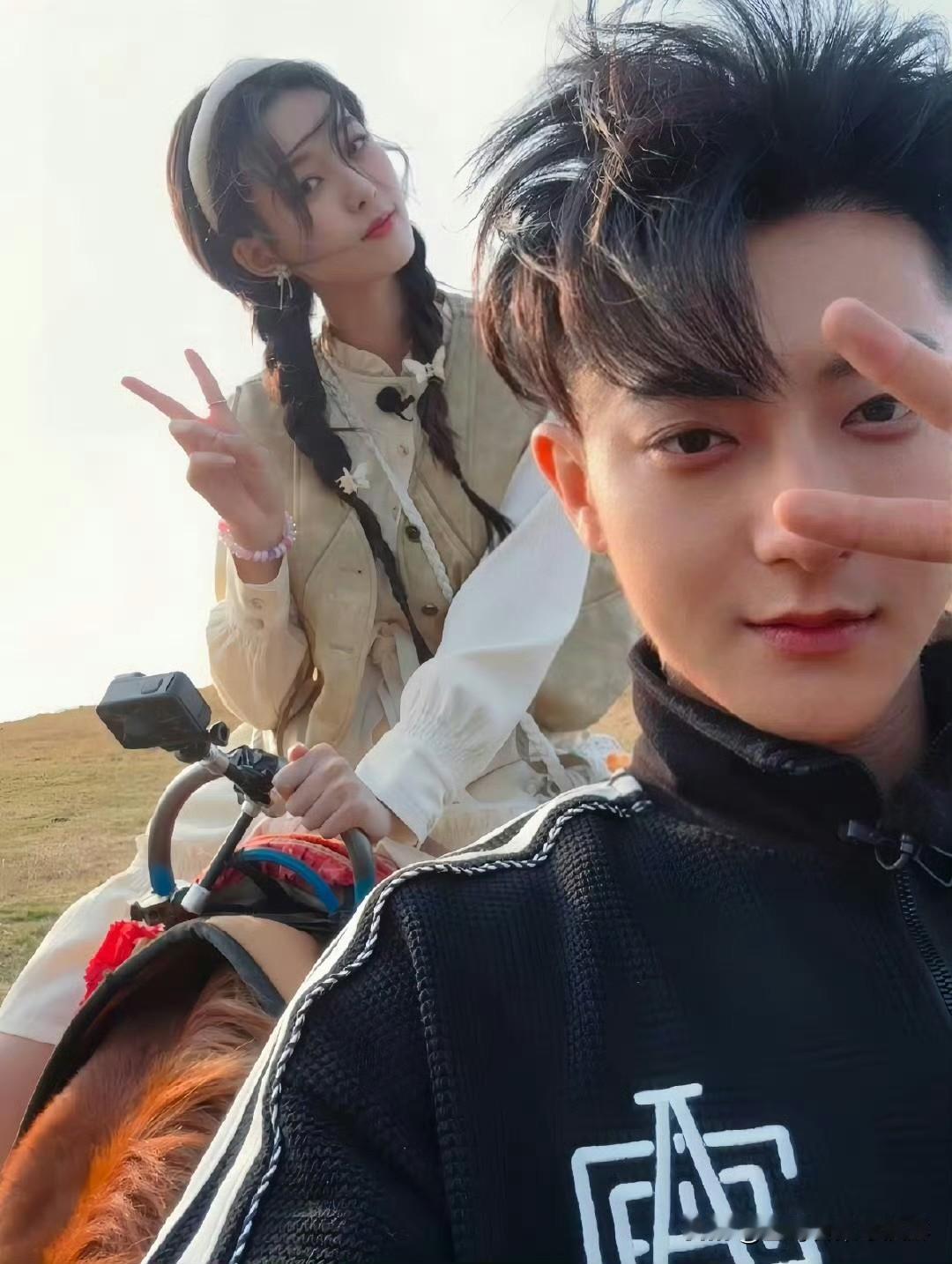 应该不会是代孕吧，我记得去年年底的时候都有人看到黄子韬和徐艺洋去医院妇产科产检，