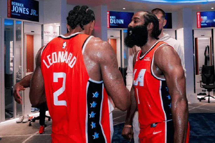 你敢信？哈登+伦纳德这组合，强出天际，要是这两人，早5年，在一起合作，那就太棒