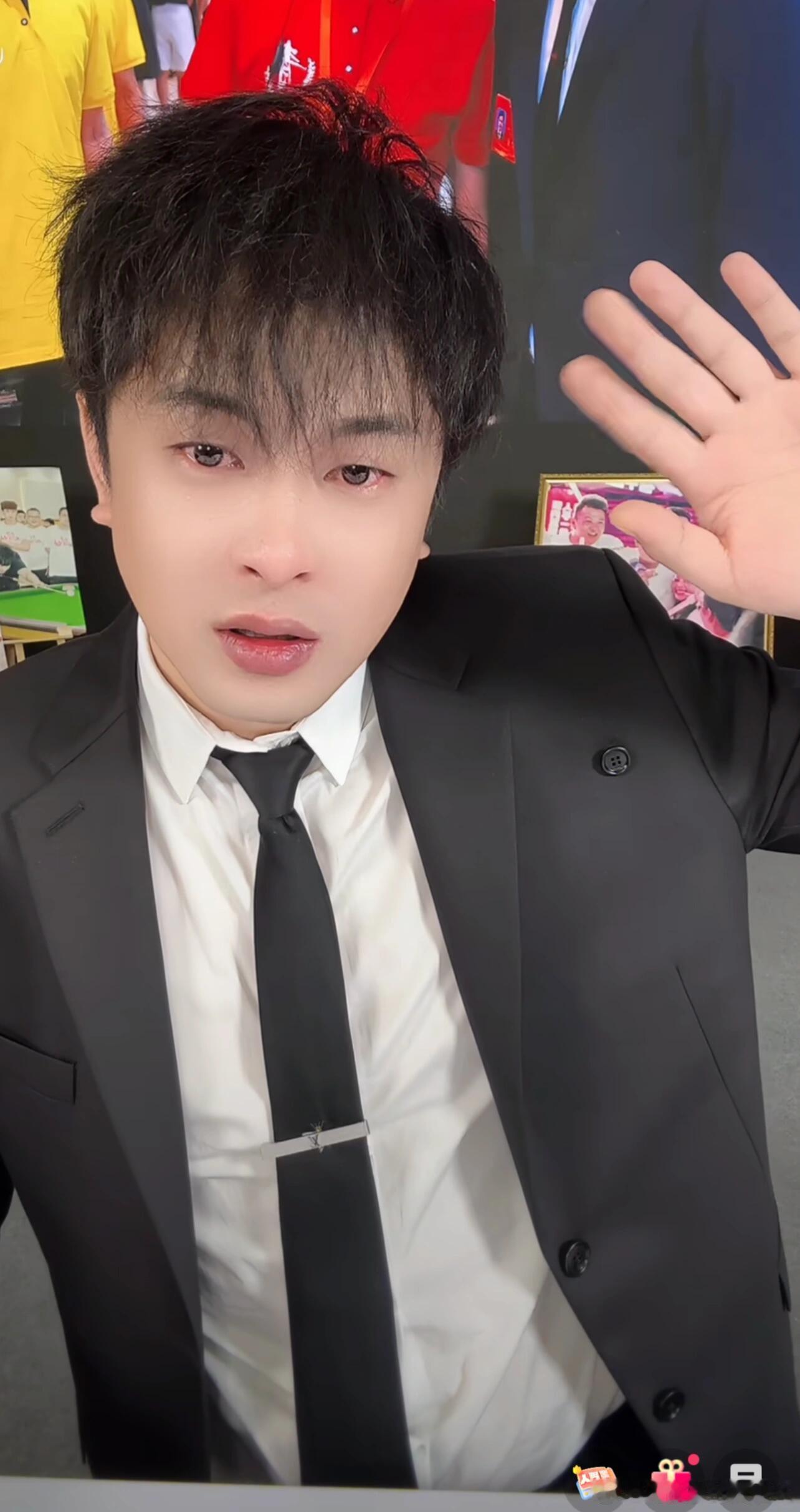 辛巴的直播电商之路辛巴的直播之旅堪称传奇，现在想想也很难再有后来者复刻他走过的