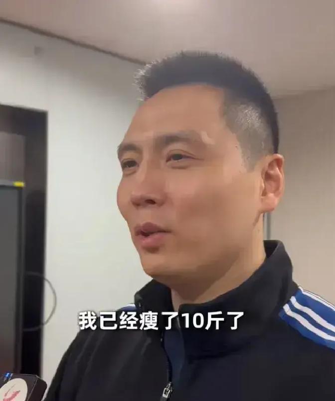 上海赢球，却暴露一个致命短板：队里没人“会”传球。看他们打浙江，全队传球，