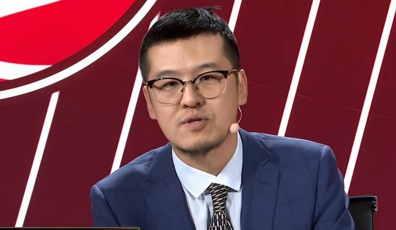 男篮未来核心球员的选择极为重要，这关乎长远的建设布局。同时，组建男篮红蓝两队这种