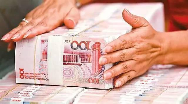 200万存定期3年，目前利息1.55%每年3.1万利息够干啥？每月花8333