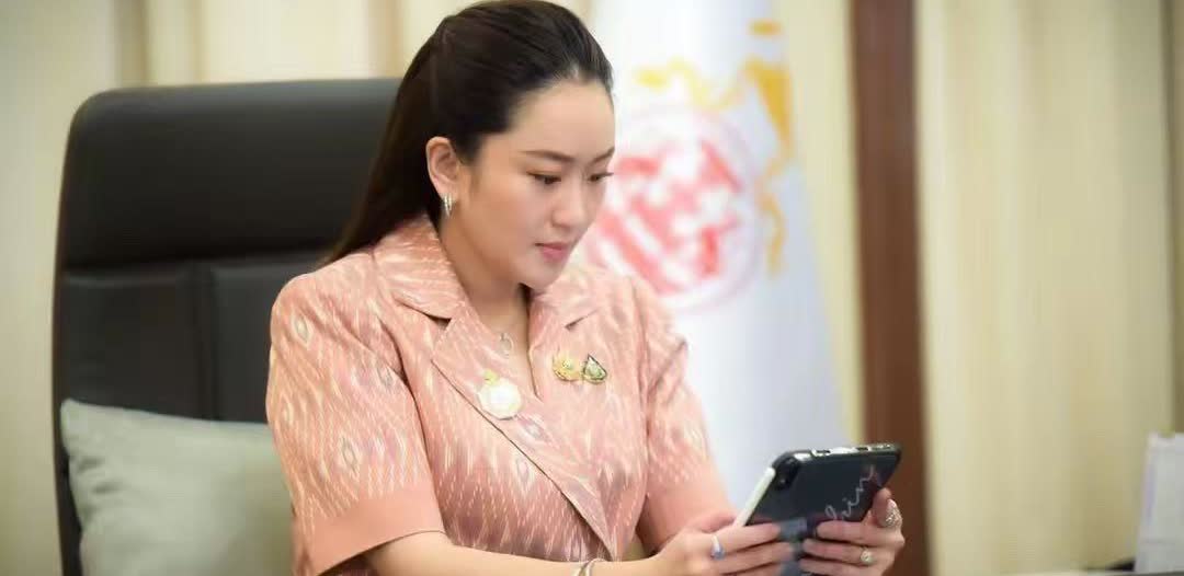 不听中国劝，游客数暴跌，泰国议会赶紧出手，撤回佩通坦一项法案泰国下议院撤