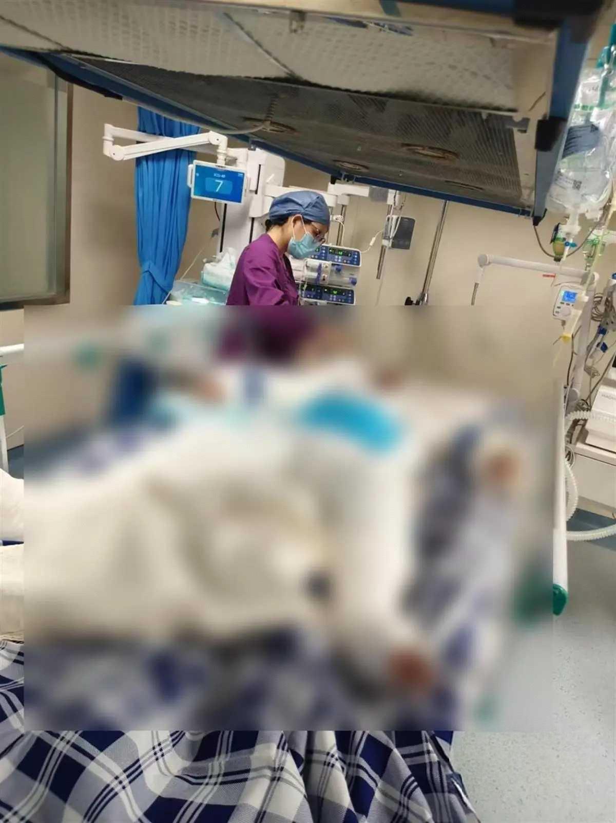 “闻到燃气味的那一刻，他没想过危险，只想着帮邻居关掉阀门。”这是浙江绍兴务工者钱