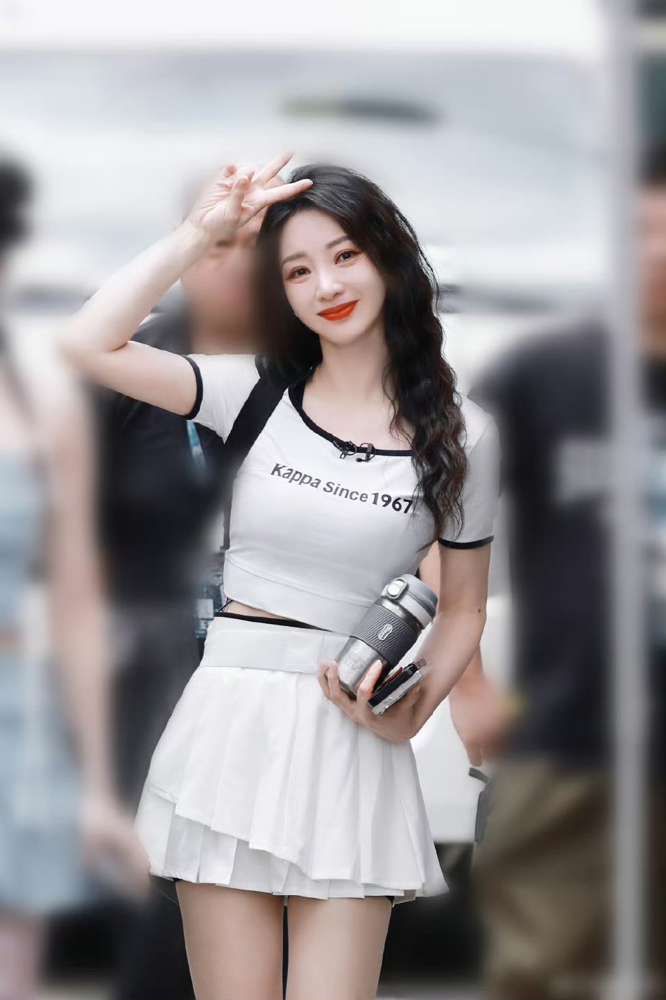 柳岩这一套小裙子少女感足足的柳岩