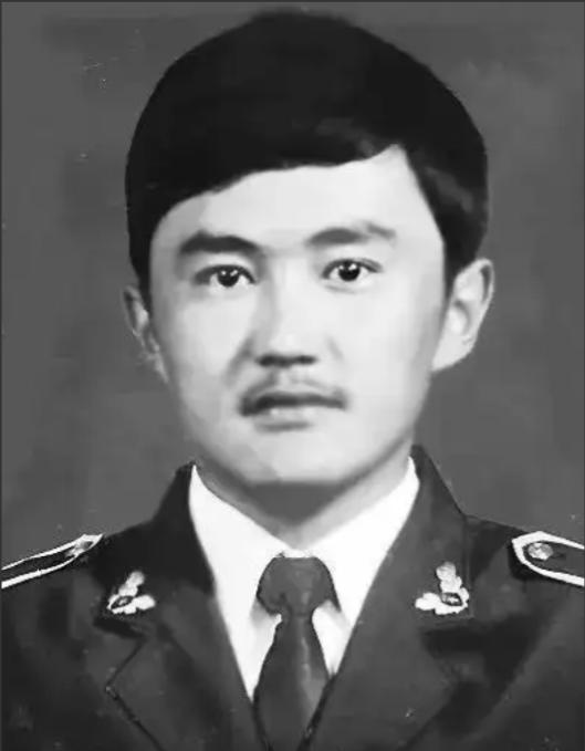 人死之前是有预兆的。1994年哈萨克族民警赛尔江吃完晚饭对妻子说“你今天做的饭特