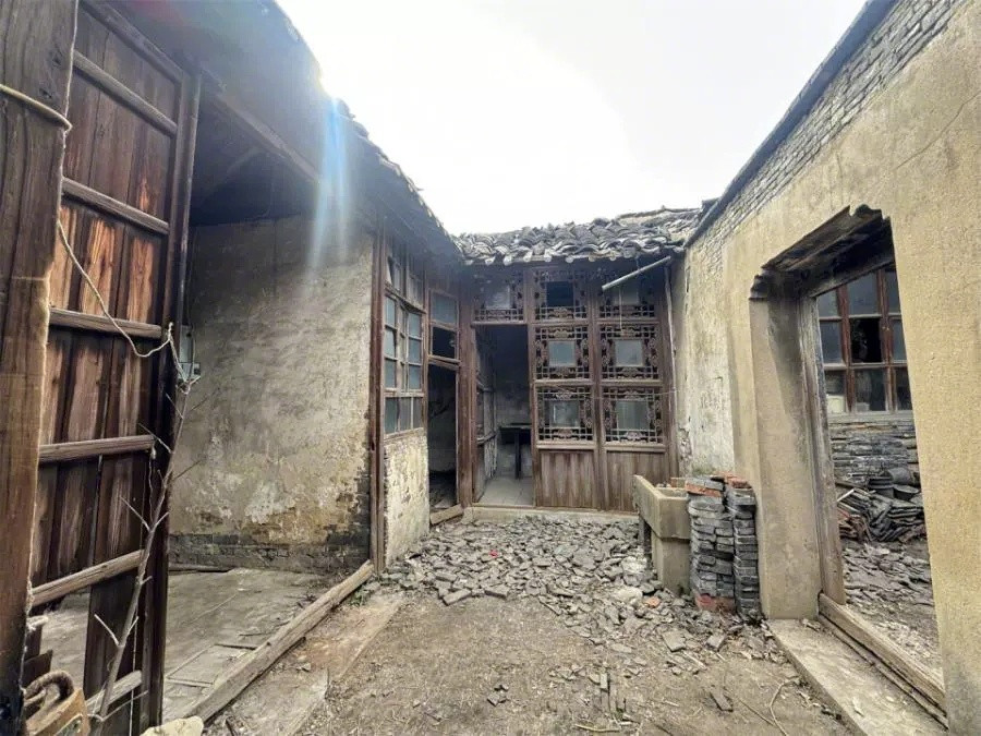【#扬州一清代文物合院618元起拍##文旅局回应清代文物合院618元起拍#】近日