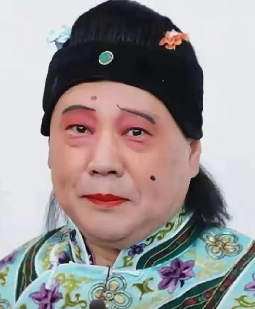 郭德纲是因为优秀才被骂，被排挤的！一位网友是这样说的，郭德纲当时为什么被打压和