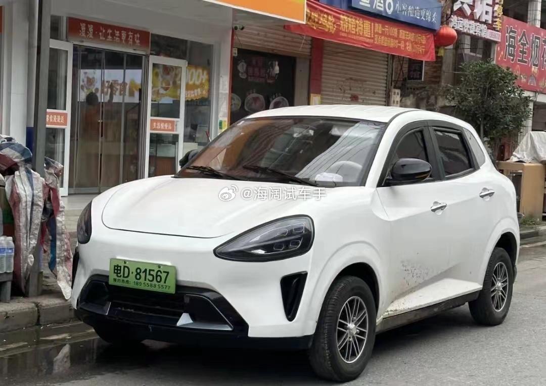 今年出保的新能源车越来越多，电池衰减的解决方案很多，有的是在后备箱里加装一块小电