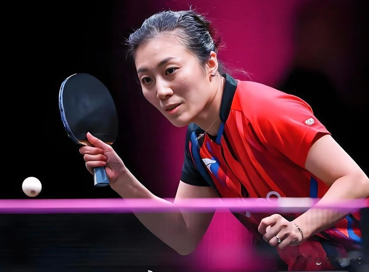 昨晚看韩颖和王曼昱的比赛，争夺这个多哈冠军赛的四强席位。我一边看一边想，每次比赛